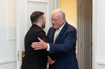 Az Egyesült Államok tüzérségi lövedékeket és rakétákat szállít Ukrajnának