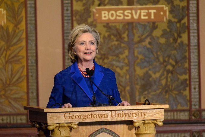 CIA-igazgató: Hillary Clinton ellen is eljárás indulhat a Trump állítólagos orosz kapcsolatairól szóló álhírek terjesztése miatt