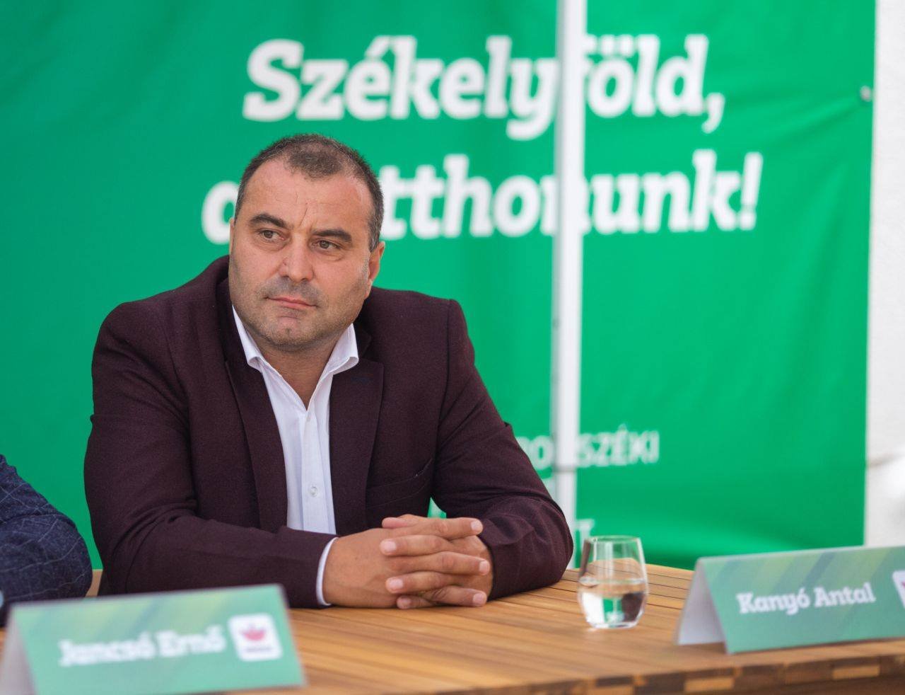 Székelyföld helységnévtábla románok