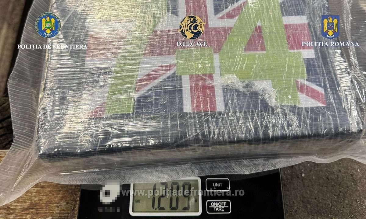 Több mint egy kiló •  Fotó: Román Határrendészet/Facebook