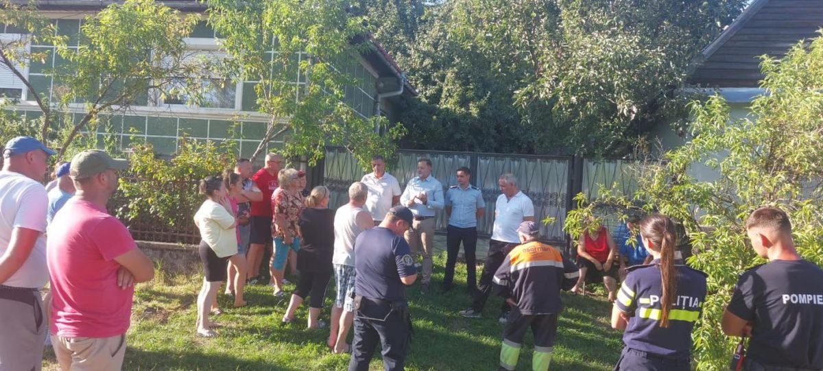 Máramaros megye prefektusa is találkozott az érintettekkel, akik együttműködnek a hatóságokkal •  Fotó: Facebook/Máramaros Megyei Prefektúra