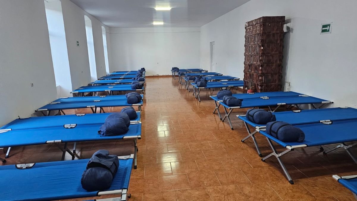 Szálláshely azoknak a kilakoltatottaknak, akiknek nincs hol tölteniük az éjszakát •  Fotó: Facebook/Máramaros Megyei Prefektúra