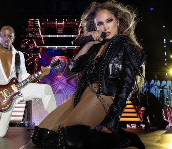 Órákig várakoztatták a rajongókat a tűző napon Jennifer Lopez bukaresti koncertje előtt