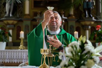 Kétnyelvűség a szórványban – a marosludasi római katolikus közösség élete (VIDEÓ)