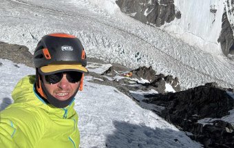 Zord időjárás nehezíti Varga Csaba K2-expedícióját