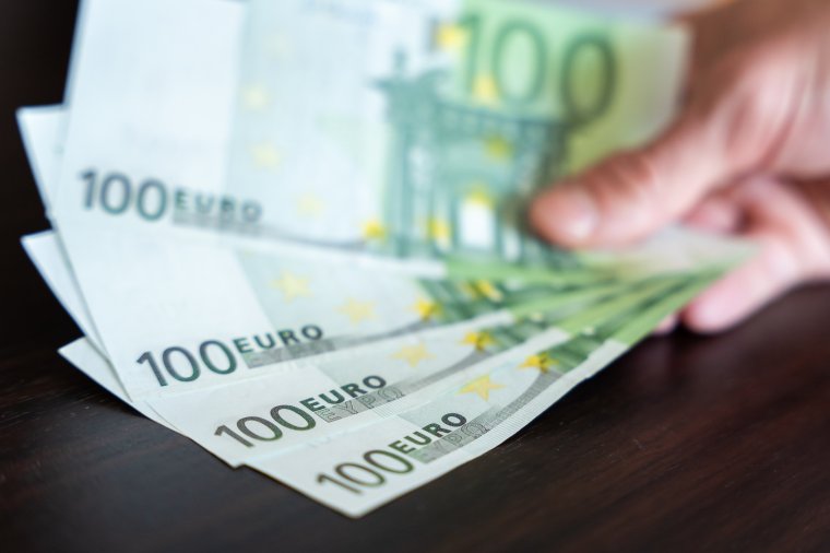 Eltávolodott Románia az euró bevezetésétől Mugur Isărescu szerint