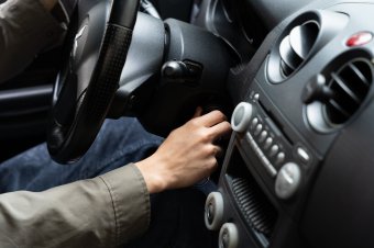 Felfüggeszthetik a fogyatékkal élők jogosítványát és támogatását
