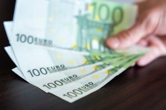 Több mint 1 milliárd eurót utaltak haza a külföldön dolgozó román állampolgárok