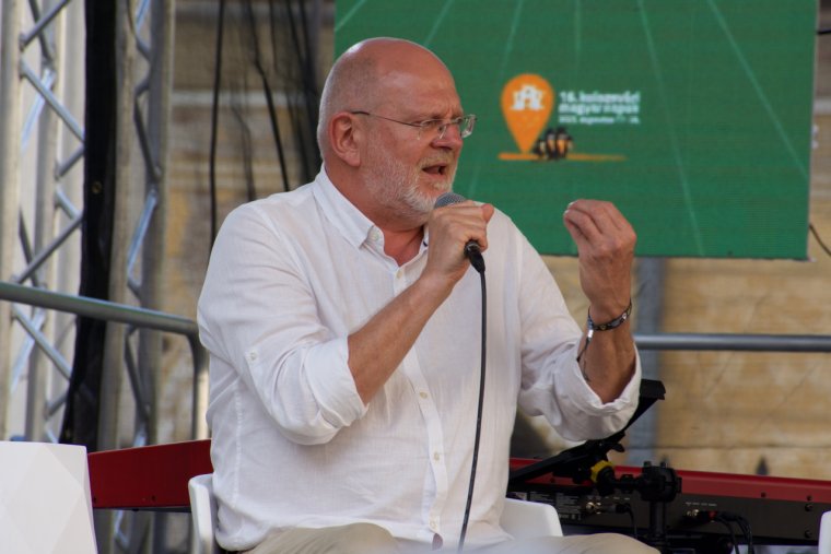 A Fideszhez közel állva vár új irányt a leendő Tisza-kormánytól az EMSZ