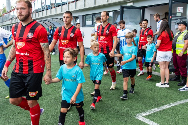 Belekötött a Román Labdarúgó-szövetség az FK Csíkszeredába, amiért a Székelyföldet népszerűsítette egy meccs előtt