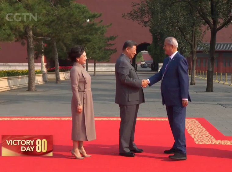 „Nem kötelezik semmire Romániát”. Ömlenek a reakciók Năstase és Dăncilă pekingi látogatására