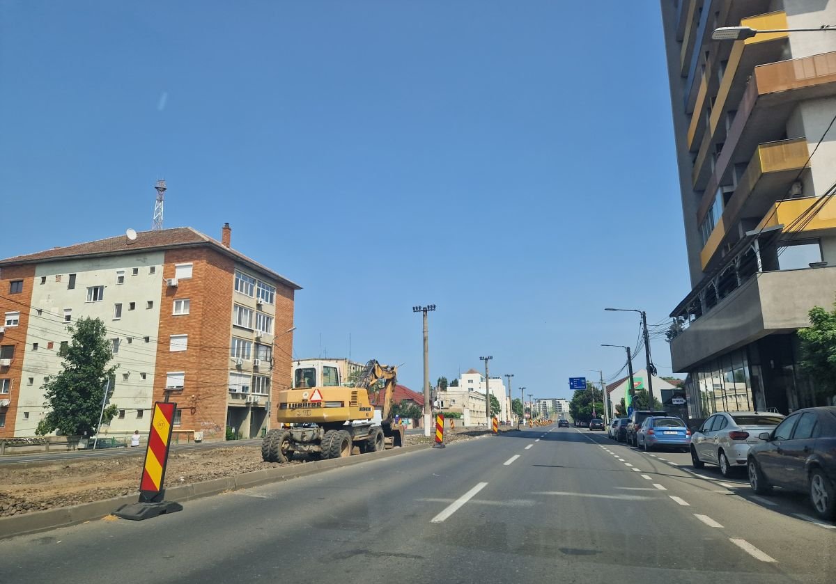 Az Aradból kivezető szakaszon, Mikelakán már felszedték a síneket •  Fotó: Pataky Lehel Zsolt