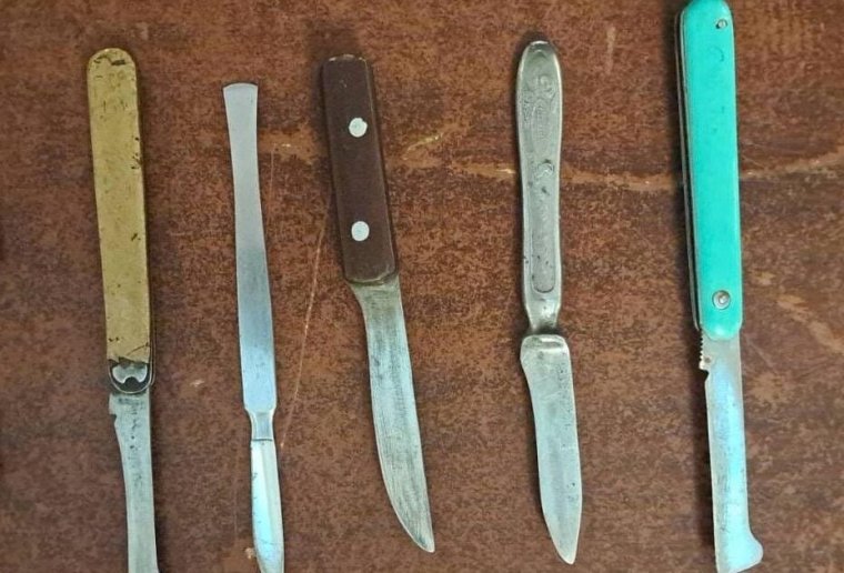 Hat késsel akart bemenni egy nő az AUR rendezvényére a román parlamentbe