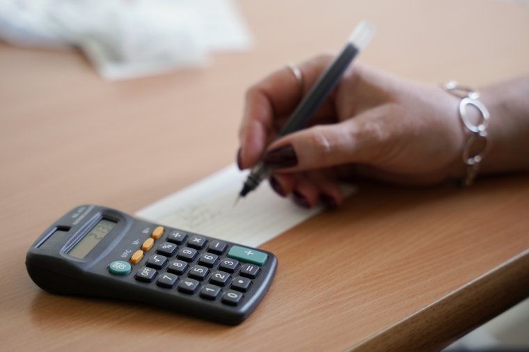 Sokan minél később fizetnének adót Csíkszeredában, így tiltakozva az emelés ellen