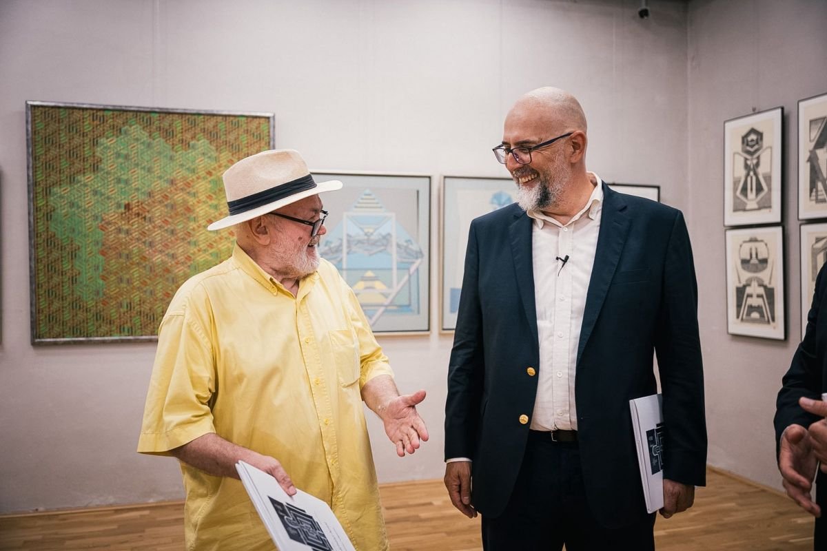 A művész és a méltató •  Fotó: Facebook/Kelemen Hunor