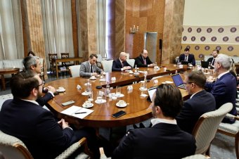 Nemzetközi befektetői küldöttség „puhatolózott” a román miniszterelnöknél