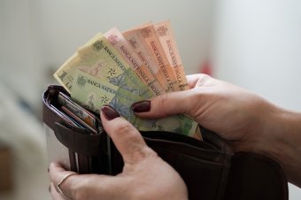 Magánnyugdíj folyósítása: a daganatos betegek egy összegben felvehetik megtakarításukat