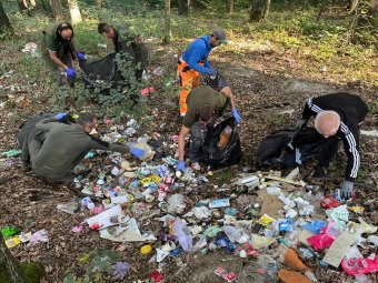 Sok tonnányi szemét gyűlt össze az erdőkből az országos takarítási napon