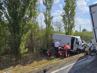 Súlyos baleset a határszélen, három autó ütközött össze