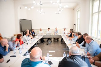 Tánczos: a megszorítások ellenére szeretnénk, hogy minél több helyi beruházás folytatódhasson