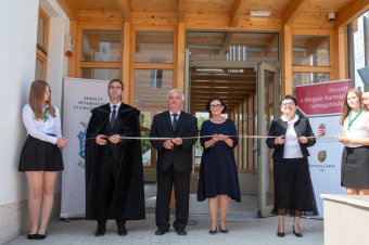 Közösségi térrel bővült a tordai magyar iskola
