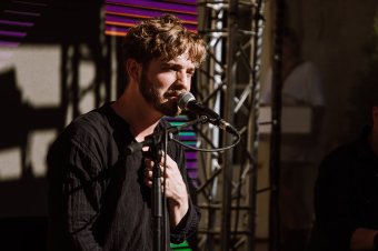 Erdélyi turnén lép fel József Attila-estjével Vecsei H. Miklós színművész