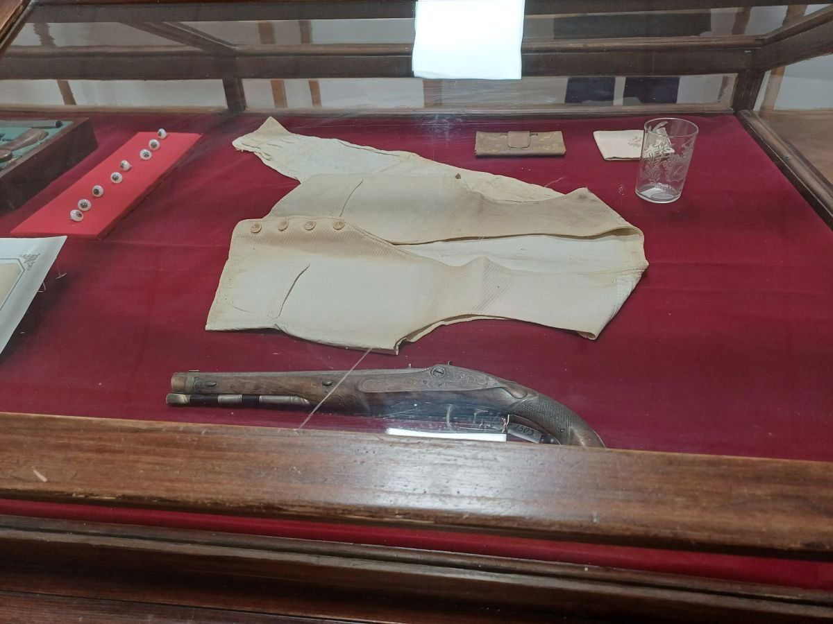 Kiss Ernő mellénye, amelyet a kivégzéskor viselt •  Fotó: Pataky Lehel Zsolt