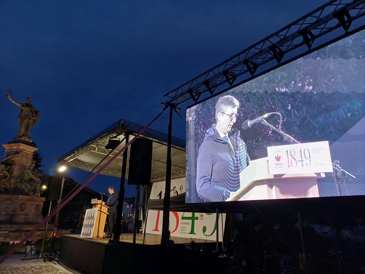 Faragó Péter beszéde •  Fotó: Pataky Lehel Zsolt