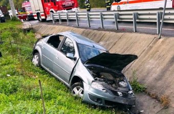 Három ember sérült meg a csúszós utak miatt egy autóbalesetben Hunyad megyében