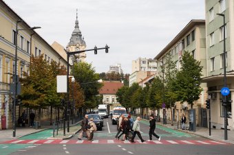 Felmérés: a vidékiek nagyobb arányban szavaznának az AUR-ra, mint a városiak