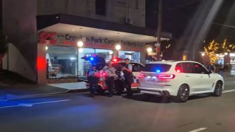 Autókra nyitott tüzet egy férfi Sydney-ben, közel kéttucatnyi sérült