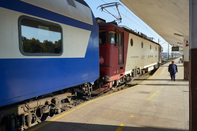 CFR: a vonatok menetrendjét nem befolyásolja az óraátállítás