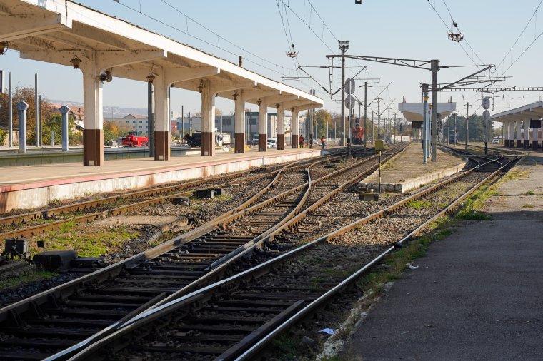 Több vonatjáratot függesztenek fel hétfő éjszakától