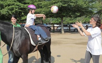 Lovas Manó Klub: játékos, élményalapú ismerkedés a lovakkal és önmagunkkal