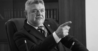 „Az anyja túl sok paracetamolt szedett, amikor terhes volt”