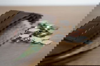 Enyhén nőtt az átlagbér novemberben