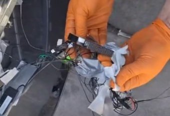 Korrupt rendőröket akartak lebuktatni, de a pancser módon beszerelt lehallgatókészülék majdnem tragédiát okozott