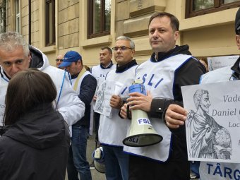 Tanárbérek: félretájékoztatással vádolják az oktatási minisztériumot