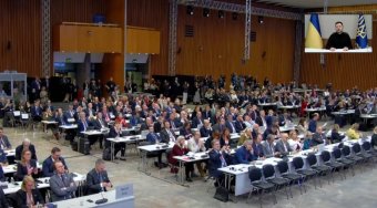 Zelenszkij légvédelmi rendszereket és rakétákat kért a NATO-tól