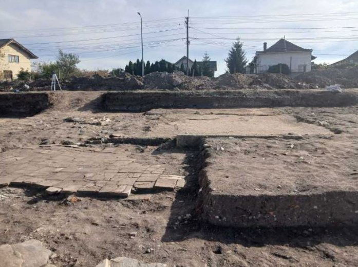 Nemzetközi jelentőségű római kori leletekhez „vezetett” az erdélyi buszterminál