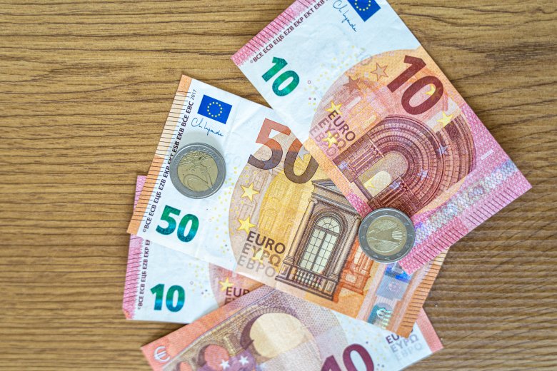 Július 1-től lép hatályba a 3 eurós uniós vámszabály