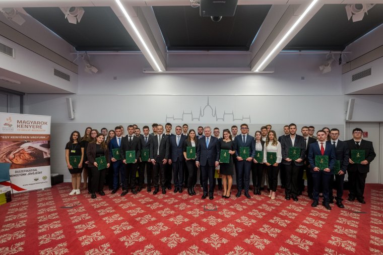 Erdélyi diákok is a nyertesek között: félmillió forintos támogatás a jövő magyar gazdáinak