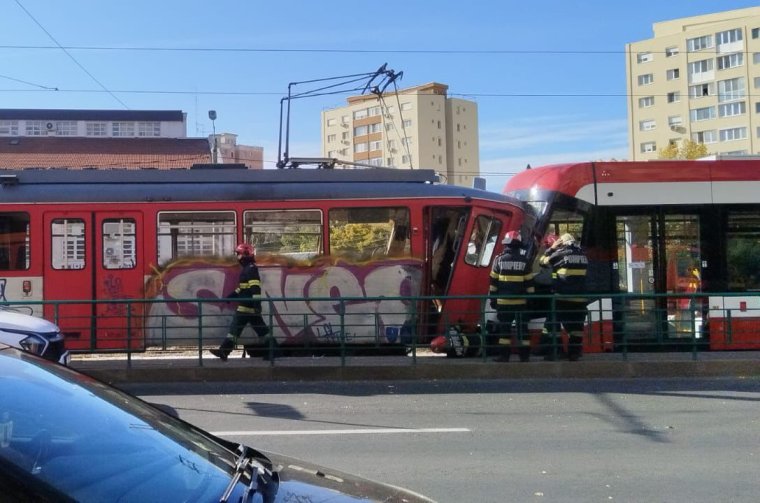 Elszabadult villamos okozott balesetet a forgalmas sugárúton