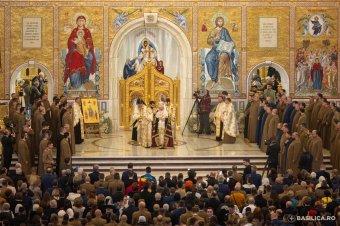 Csoma Botond: morális összeomlás, hogy vasgárdista propagandista versét szavalták a Nemzeti Katedrálisban