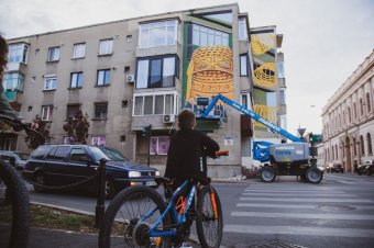 Kortárs művészek falfestményei díszítik Arad belvárosát