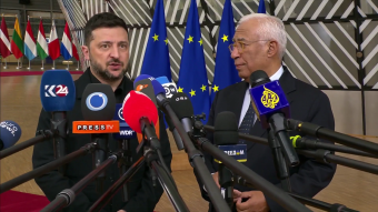 Zelenszkij Brüsszelben: a tűzszünet csak az Oroszországra nehezedő nyomás fokozásával érhető el