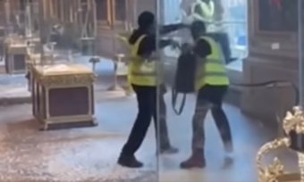 Fordulat a nyomozásban: belsős munka lehetett a Louvre kirablása