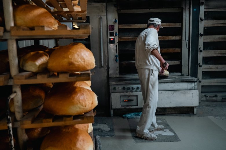 Drágulás az élelmiszerüzletekben: 10 százalékkal nőhet a kenyér ára