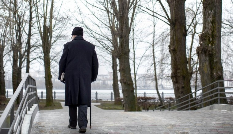 Városi magány: az idősek közül sokan érzik magukat elszigeteltnek, csak egyvalakivel beszélnek havonta