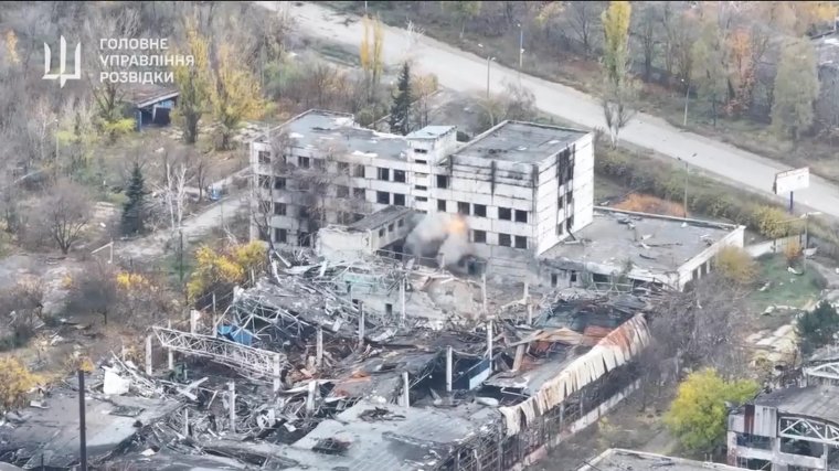 Kemény utcai harcok Pokrovszkban, ukrán támadás orosz célpontok ellen